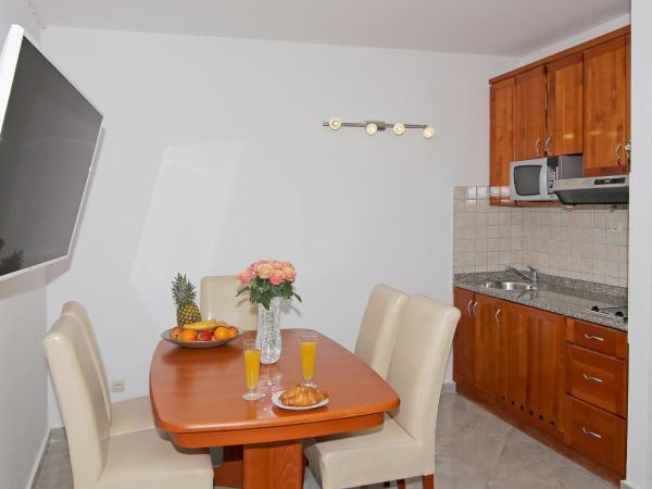 Villa Antea Apartments : photo 5 de la chambre appartement familial 2 chambres avec terrasse