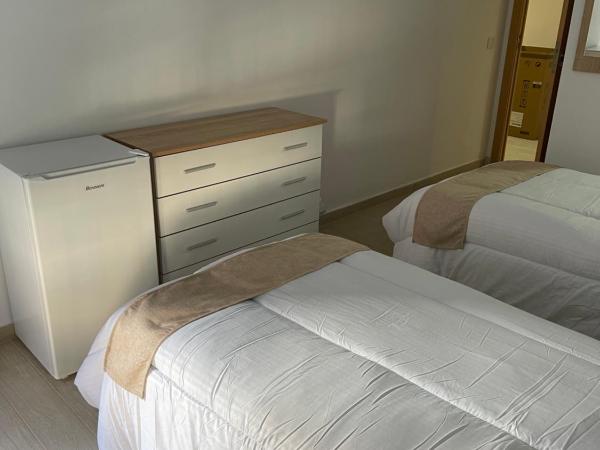 Pensión Portugal : photo 1 de la chambre chambre double ou lits jumeaux avec salle de bains commune