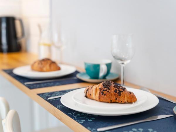 Main Square Apartments : photo 8 de la chambre appartement 1 chambre 1er Étage - vue sur arrière-cour