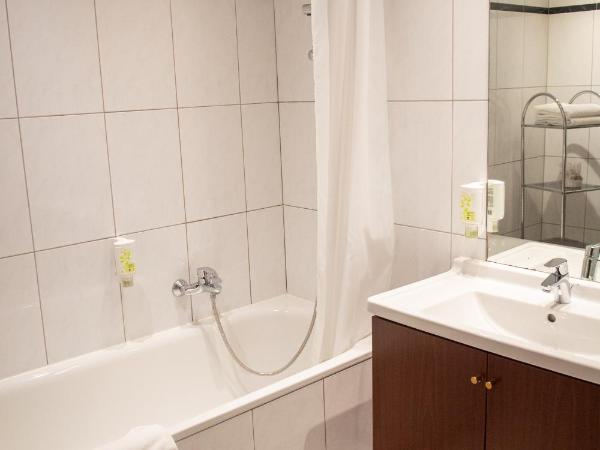 Hotel Haus am Zoo : photo 4 de la chambre chambre triple confort avec vue sur jardin