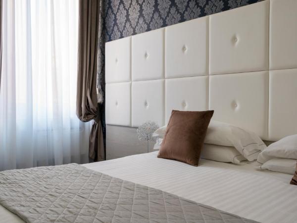 Albergo Rossini 1936 - Small & Charming : photo 6 de la chambre suite exécutive avec bain à remous