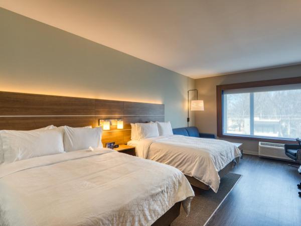 Holiday Inn Express & Suites - Charlotte - South End, an IHG Hotel : photo 3 de la chambre queen suite with two queen beds - communications accessible