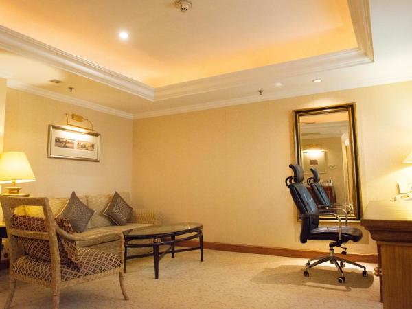 Crowne Plaza Qingdao, an IHG Hotel : photo 4 de la chambre chambre lit king-size premium - Étage club