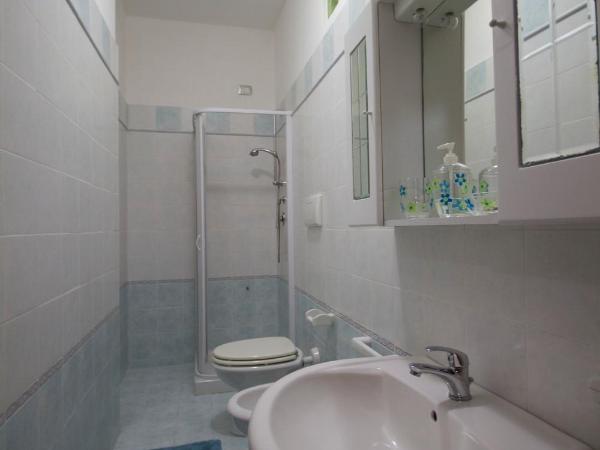 B&B Santa Gilla : photo 1 de la chambre chambre triple basique