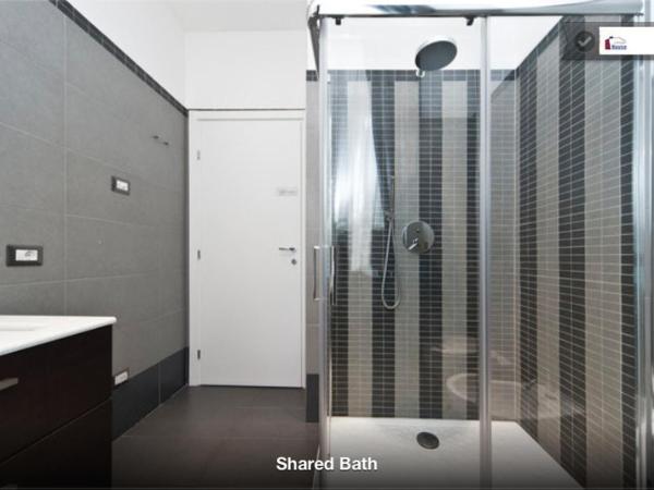 Erïk Langer House : photo 4 de la chambre chambre double avec salle de bains commune