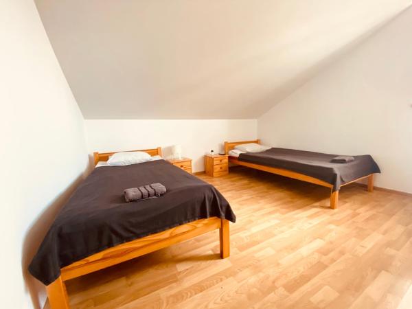 Pokoje Gajowa : photo 3 de la chambre chambre lits jumeaux avec salle de bains commune