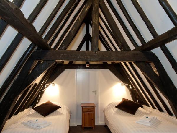 Ambassador City Centre Hotel : photo 5 de la chambre chambre familiale confort