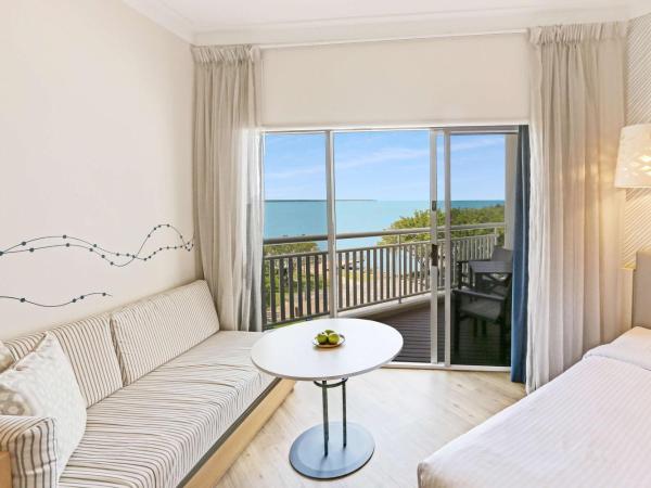 Shangri-La The Marina, Cairns : photo 10 de la chambre chambre deluxe avec lits jumeaux et vue sur mer