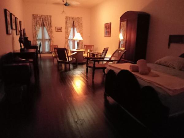 Colin's Place : photo 3 de la chambre chambre double avec salle de bains privative