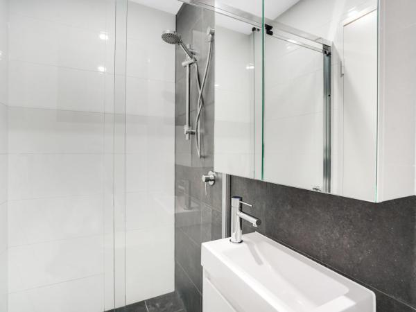 Coogee Studio Apartments : photo 10 de la chambre studio - hébergement double