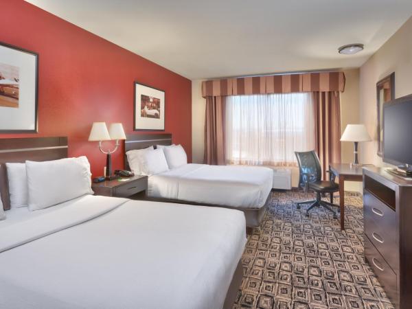 Holiday Inn & Suites Salt Lake City - Airport West, an IHG Hotel : photo 1 de la chambre chambre exécutive avec 2 lits queen-size - non-fumeurs