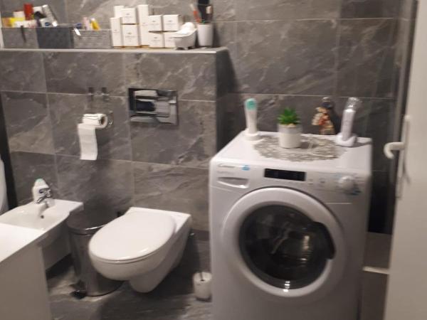 Slatka sobica za dvoje sa upotrebom zajednicke kuhinje i kupaonice : photo 5 de la chambre chambre double Économique