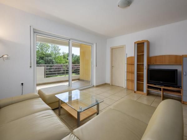 Adria Apartments : photo 1 de la chambre appartement avec balcon