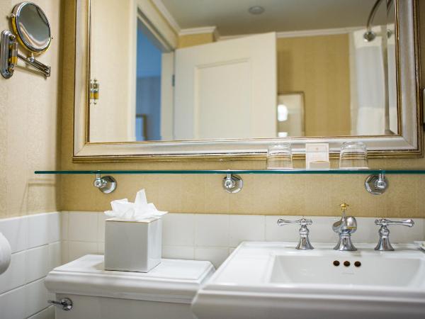 Mayflower Park Hotel : photo 5 de la chambre suite lit queen-size d'angle