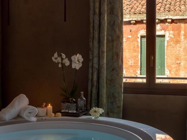 Palazzo Veneziano - Venice Collection : photo 9 de la chambre suite de luxe avec spa privé