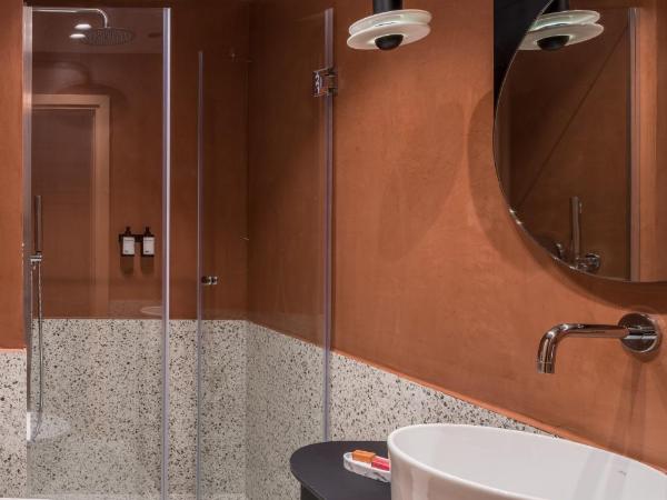 72 AD Suites : photo 4 de la chambre chambre confort