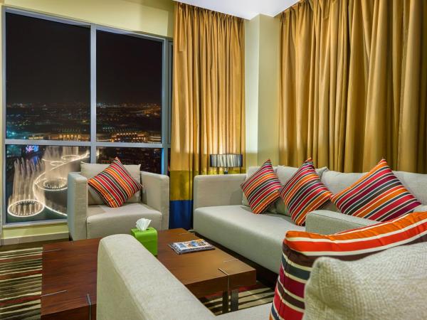 Ramada by Wyndham Downtown Dubai : photo 3 de la chambre hébergement 2 chambres, balcon avec vue sur burj khalifa, non-fumeurs