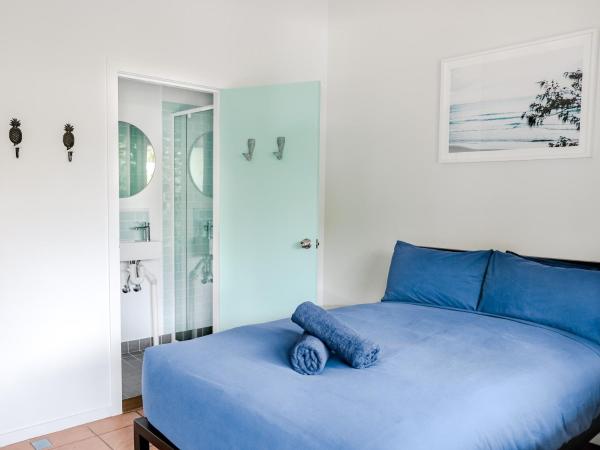 Wake Up! Byron Bay : photo 1 de la chambre chambre double avec salle de bains privative