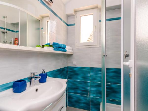 Guest House Avdic : photo 6 de la chambre studio supérieur avec balcon - vue sur mer