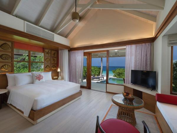 OBLU SELECT Lobigili - Premium All-Inclusive with Free Transfers : photo 2 de la chambre villa sur plage avec piscine