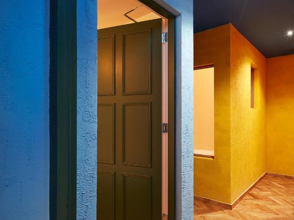 Hotel Not Hotel Rotterdam : photo 3 de la chambre hébergement wish you a nice stay - moyen