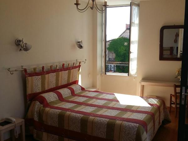 Le Relais de la Tour : photo 2 de la chambre chambre lit king-size avec balcon