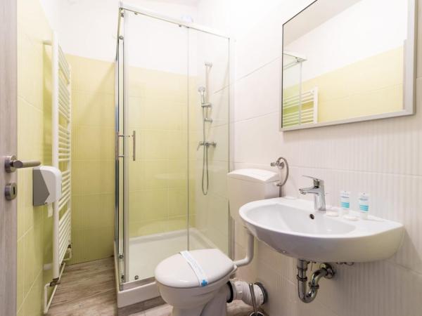 Four Roses : photo 3 de la chambre chambre double deluxe avec douche