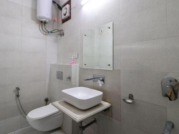 Hotel Westend Holiday Home 5 mint from Nizamuddin Railway Station : photo 6 de la chambre chambre double standard