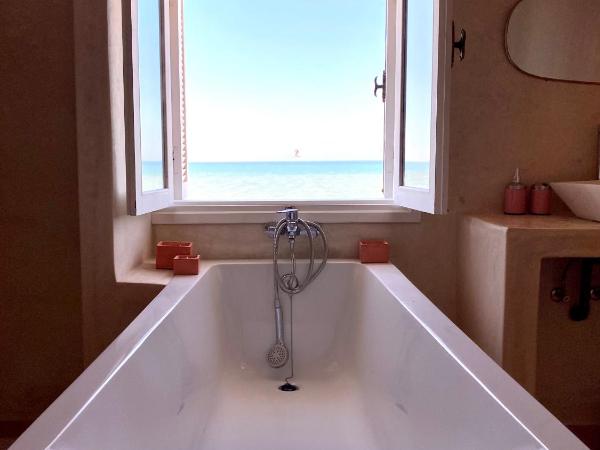 Hostel La Smala : photo 4 de la chambre chambre double deluxe - vue sur mer