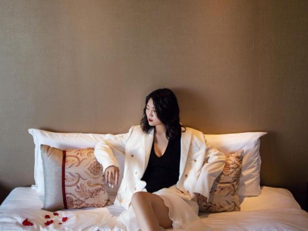 Mangrove Tree Resort World Sanya Bay- Queen Palm Towers : photo 5 de la chambre deluxe room with garden view (one experience course of pulling embryo in the pottery bar+two glasses of beers and snacks one time)