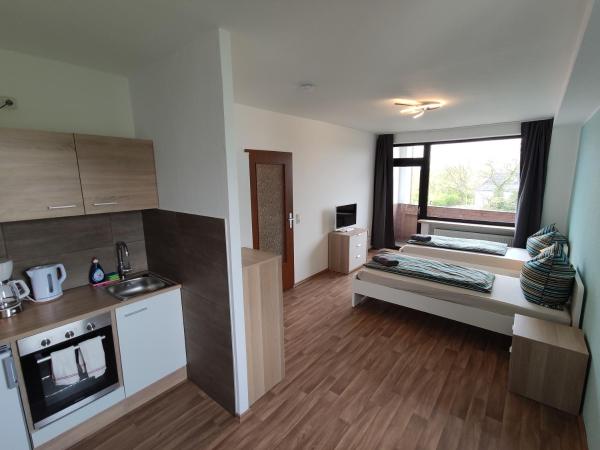 HOME at FRIENDS - City - Zu Hause bei Freunden : photo 4 de la chambre appartement avec balcon