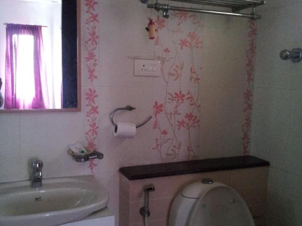 Roshini Serviced Apartments : photo 5 de la chambre chambre double deluxe (2 adultes + 1 enfant)