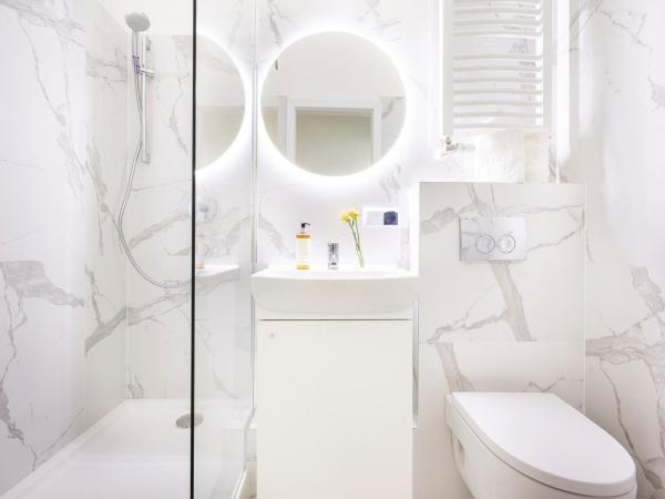 Riviera Residence Apartments : photo 7 de la chambre appartement 2 chambres avec salon