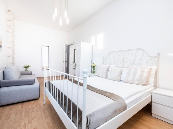 Riviera Residence Apartments : photo 10 de la chambre appartement 2 chambres avec salon