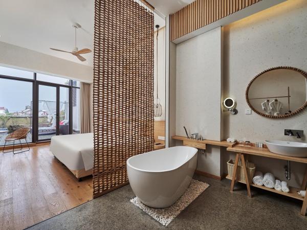 Shanghai Pudong Airport Moonlo Hotel - Pet Friendly : photo 10 de la chambre chambre lit king-size - vue sur jardin