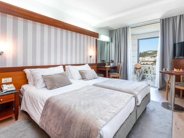 Hotel Uvala : photo 3 de la chambre chambre double/lits jumeaux - balcon et vue sur mer