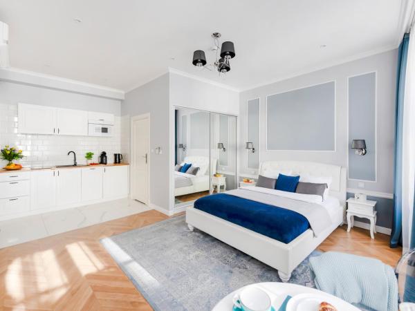 Main Square Apartments : photo 6 de la chambre studio supérieur 1er Étage - vue sur arrière-cour