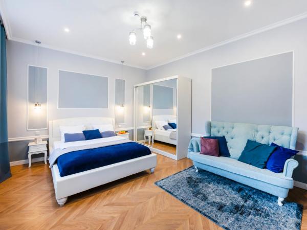 Main Square Apartments : photo 1 de la chambre appartement 1 chambre 1er Étage - vue sur arrière-cour