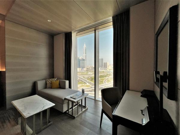 Taj Jumeirah Lakes Towers : photo 2 de la chambre chambre supérieure lits jumeaux - vue sur golf