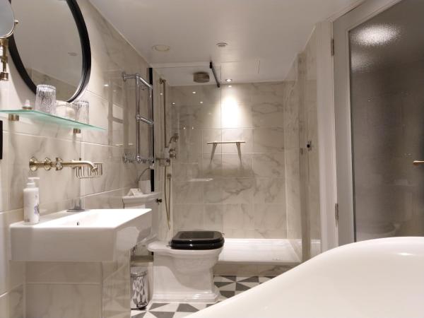 Hotel Indigo - Bath, an IHG Hotel : photo 1 de la chambre premium king room underground vault