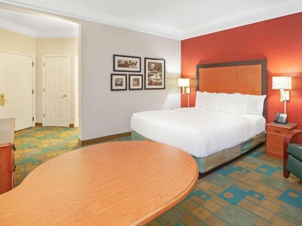 La Quinta by Wyndham Houston Galleria Area : photo 1 de la chambre chambre lit king-size exécutive