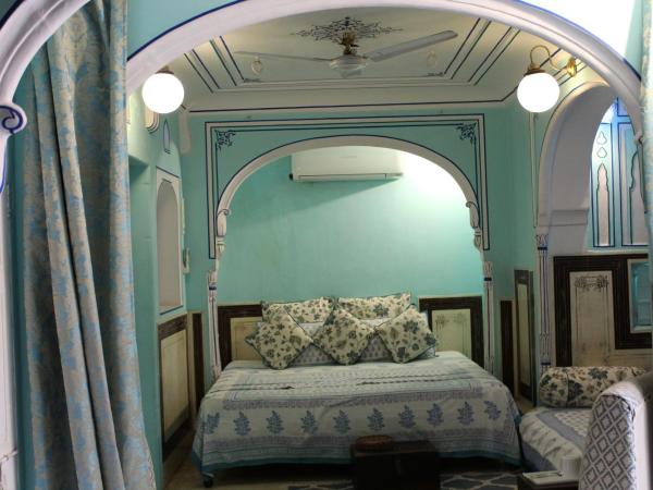 Jaipur Haveli : photo 3 de la chambre chambre triple avec salle de bains privative