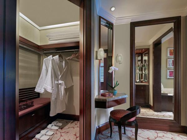 Futian Shangri-La, Shenzhen,Near to Shenzhen Convention&Exhibition Centre, Futian Railway Station : photo 1 de la chambre chambre lit king-size deluxe