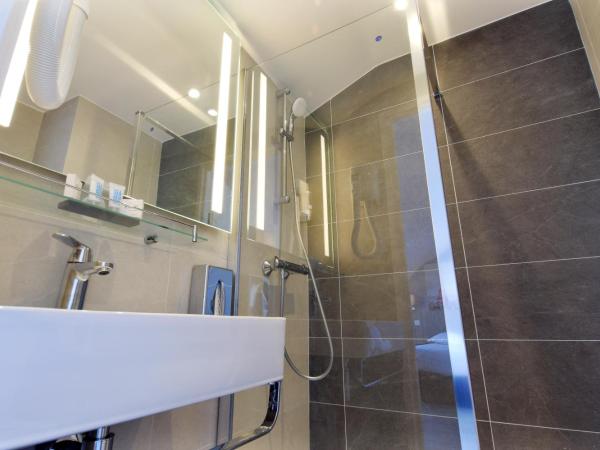 Avia Hôtel Saphir Montparnasse : photo 1 de la chambre chambre simple