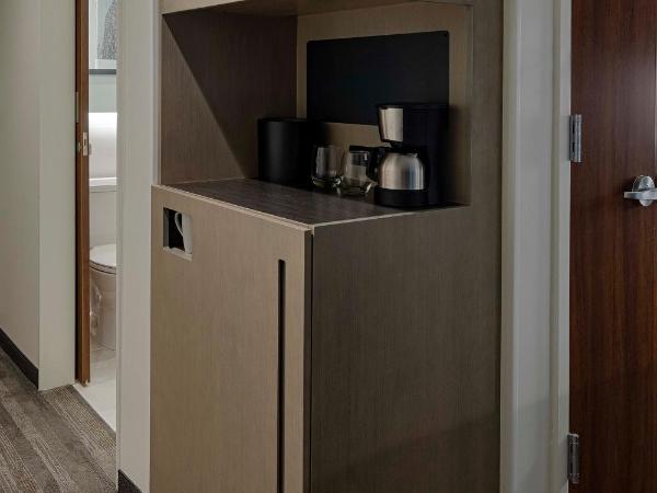 Hyatt House Columbus OSU Short North : photo 4 de la chambre cabinet de travail avec lit king-size