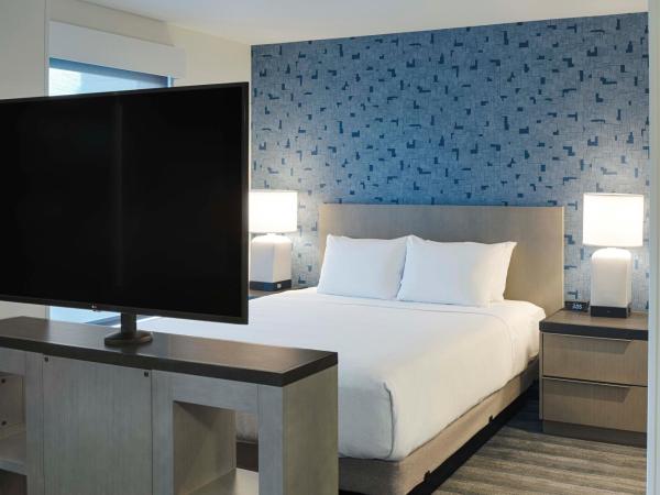 Hyatt House Columbus OSU Short North : photo 3 de la chambre king studio suite with kitchen and sofa bed