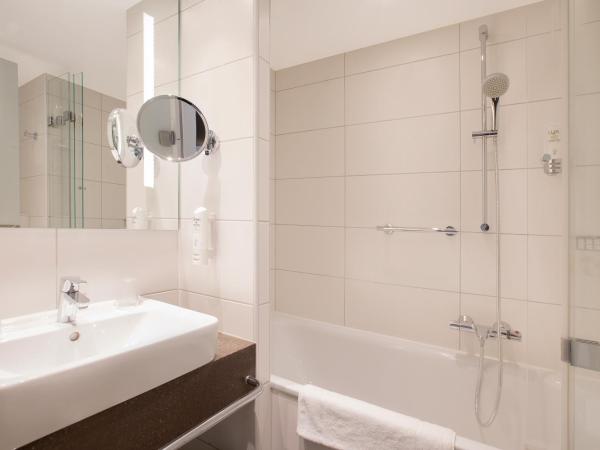 Holiday Inn Berlin City East Side, an IHG Hotel : photo 4 de la chambre chambre lit king-size standard