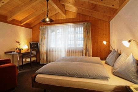 Hotel Steinbock Grindelwald : photo 2 de la chambre chambre double