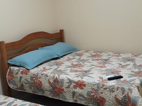 Pousada Restaurante Sol de Liz : photo 2 de la chambre chambre double avec lit d'appoint