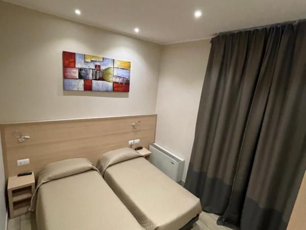 Hotel San Biagio : photo 8 de la chambre chambre double ou lits jumeaux avec salle de bains privative